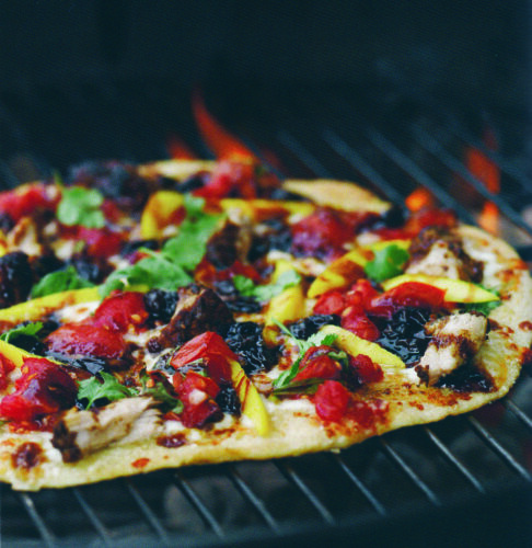 Turn a backyard (or indoor) grill into a pizza oven